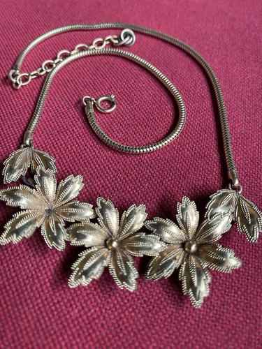 Vintage halskette blumenmotiv - vintage,